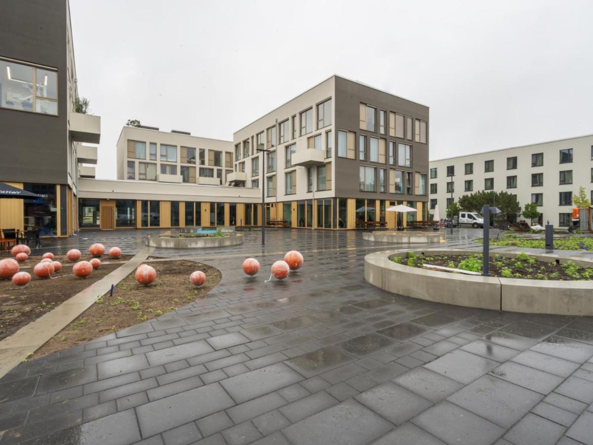 Suite M,1073925658:JPEG