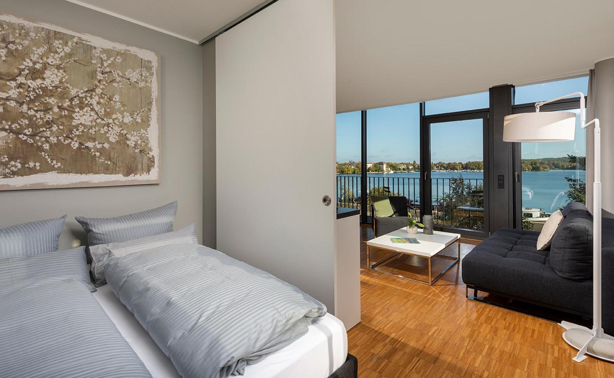 Corner Apartment with Lake View,1671887092:JPEG