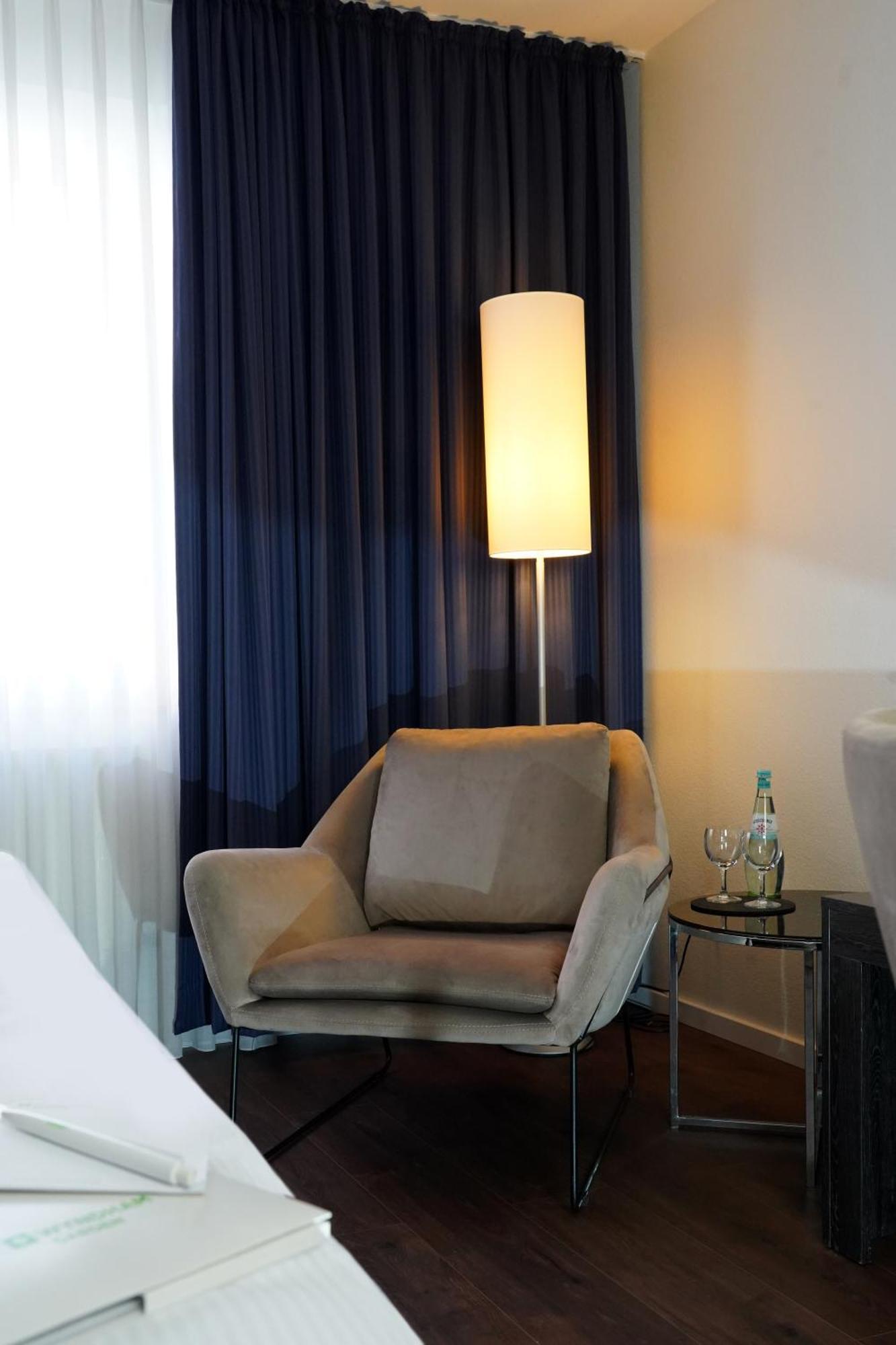 Standard Zimmer mit Doppelbett und Einzelbett