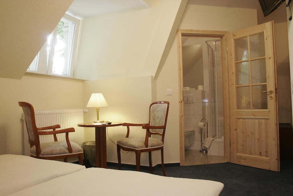 Twin Room,235341009:JPEG
