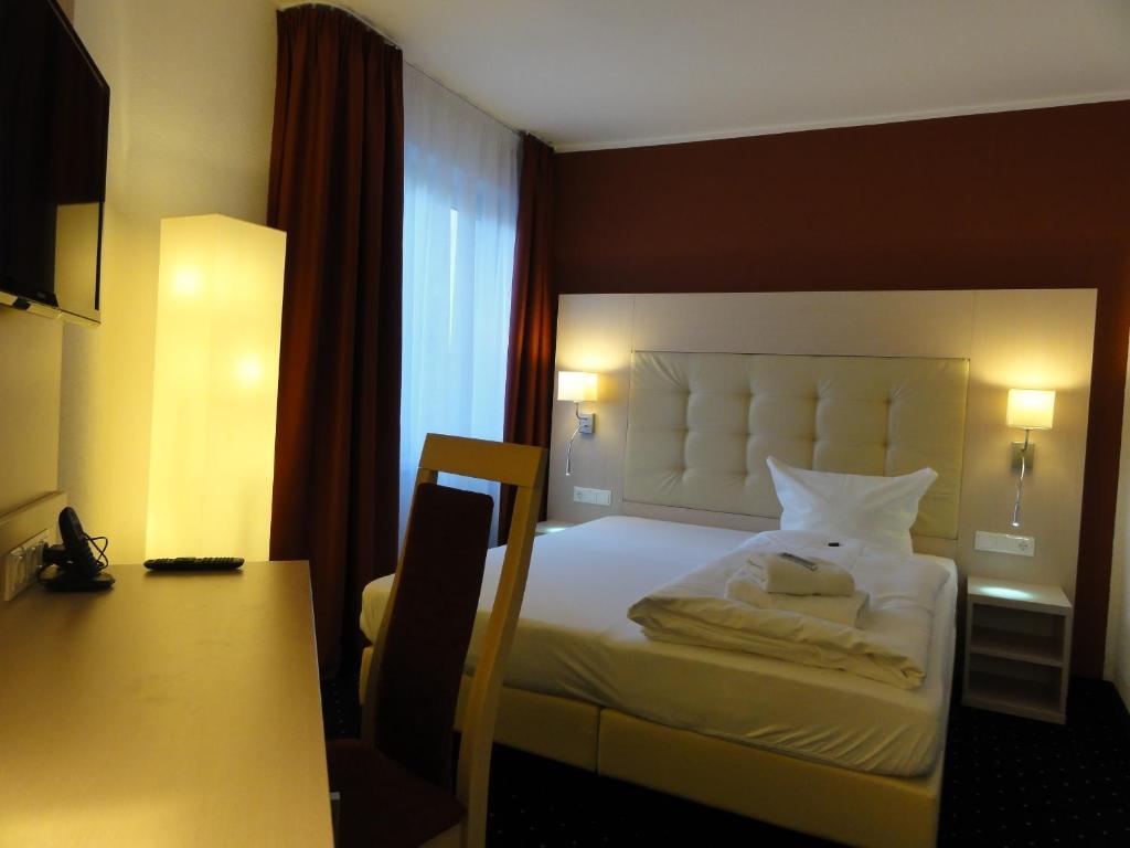 Single Room,56480914:JPEG