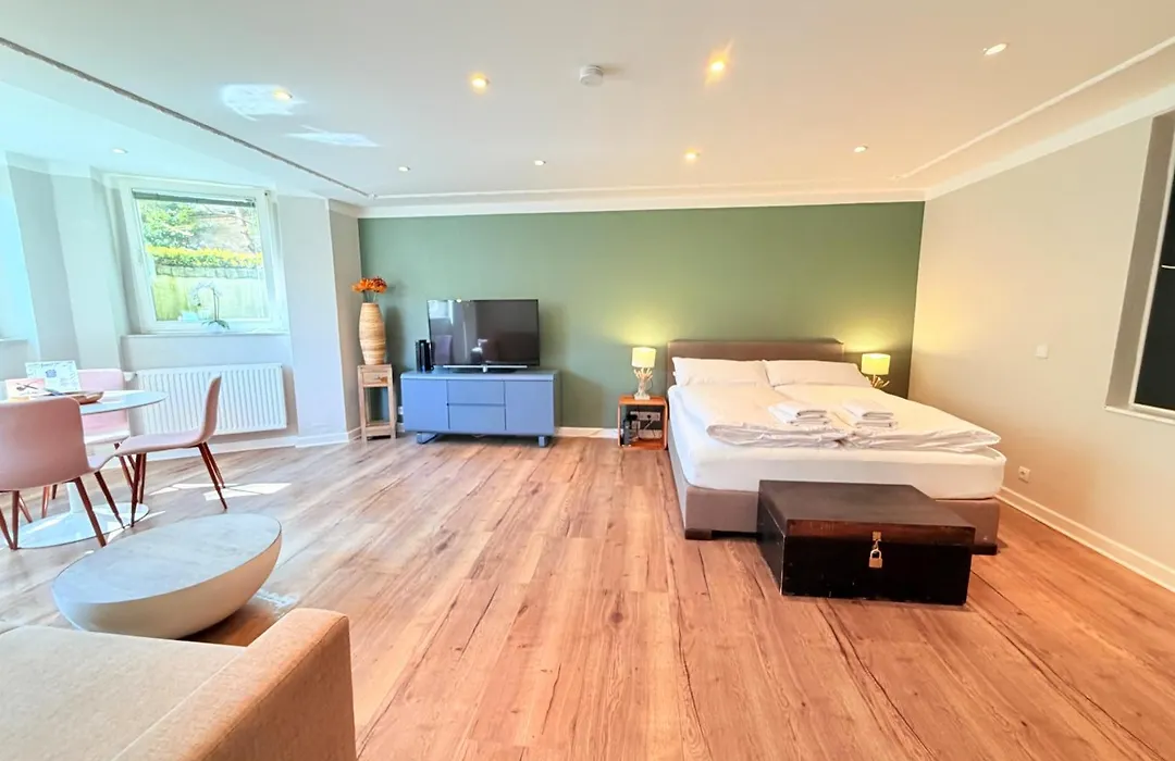 Amaroo - Serviced Apartment "Andy"-1