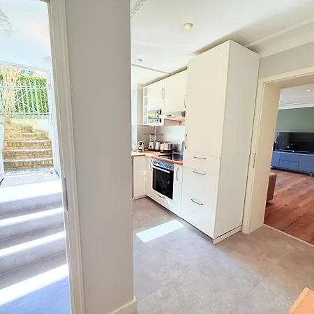 Amaroo - Serviced Apartment "Andy"-3