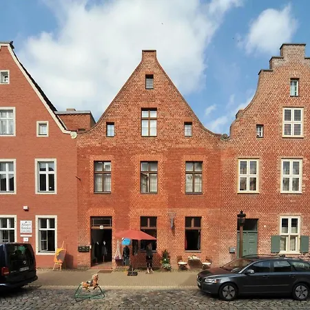 Apartmenthaus im holländischen Viertel-3